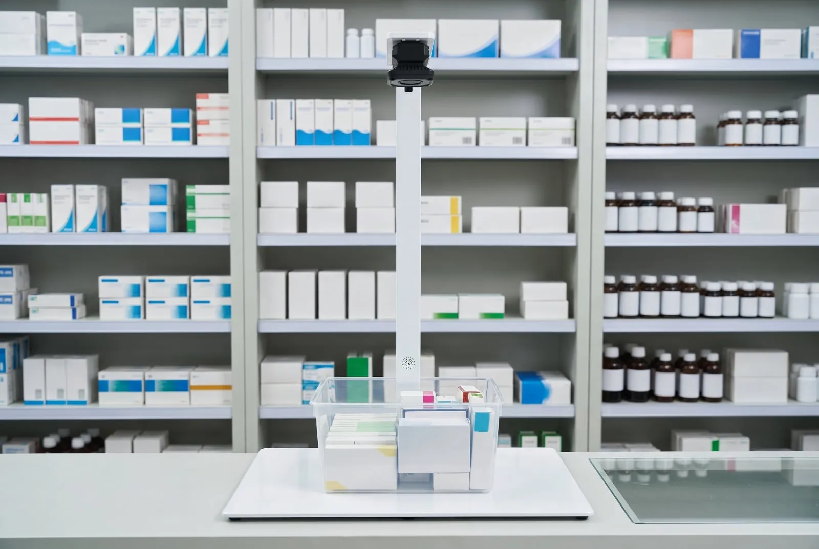 Eczanede Darvis Flex ile ilaç kutularının karekodlarının okunması